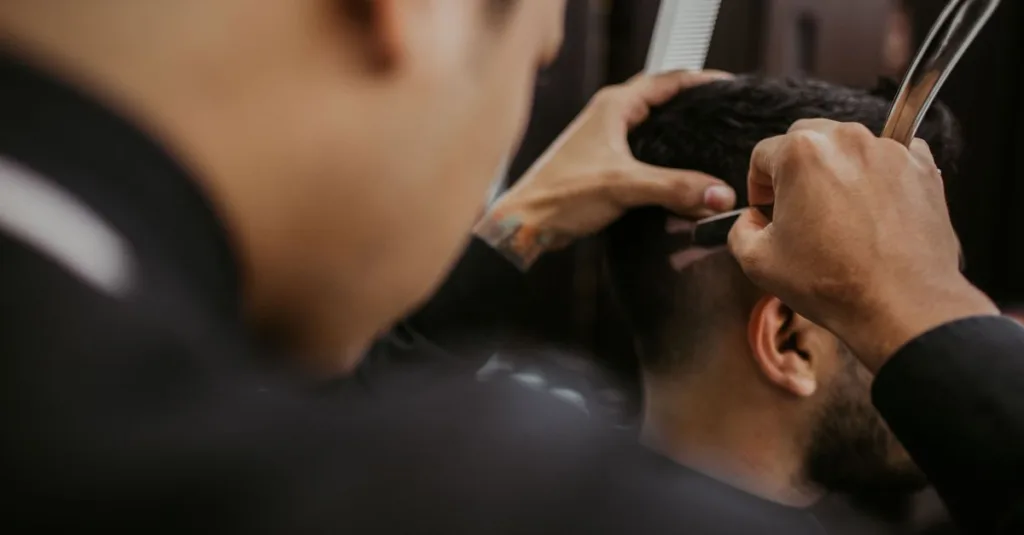 découvrez les dernières tendances en coupes de cheveux pour hommes et femmes. inspirez-vous de styles modernes et classiques pour rafraîchir votre look.